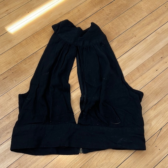 Black Cropped Top - Picture 1 of 3